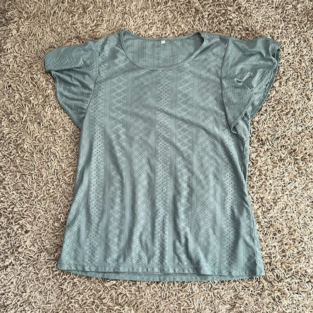 Women’s Amazon Green Short Ruffled‎ Sleeve Lace Design Top Size large